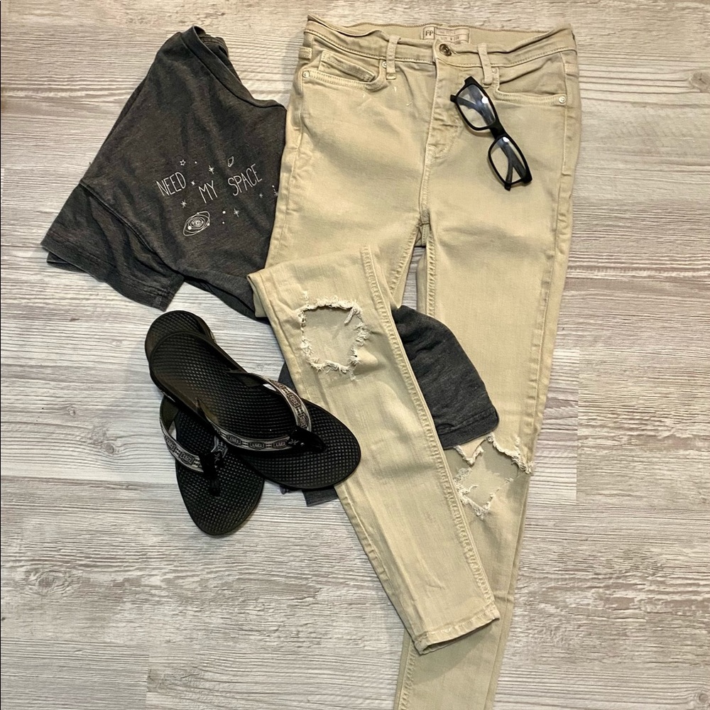Free People Distressed Jeans